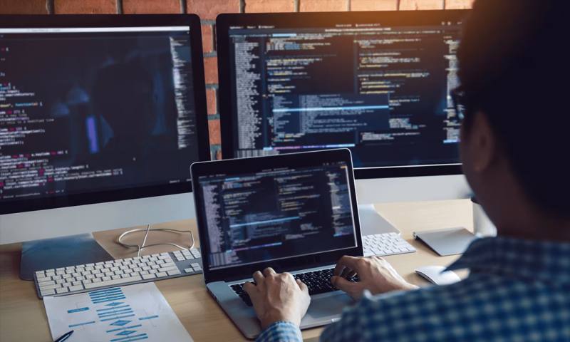 数据科学选型：R与Python如何赋能宁明县网站建设？